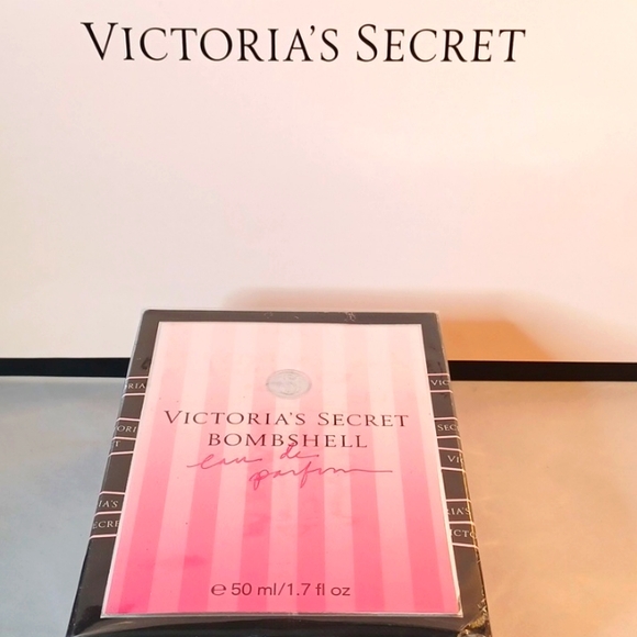 V.S  BOMBSHELL - Picture 4 of 4